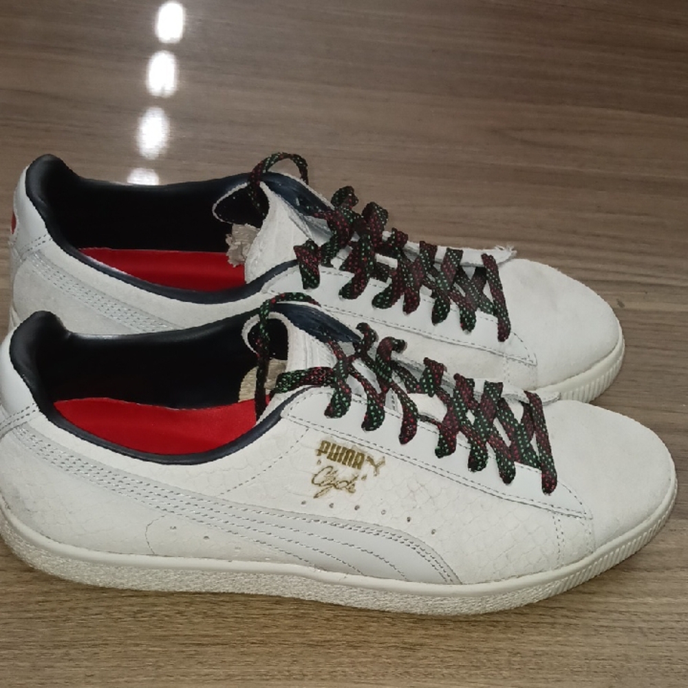 Puma Men's White and Black Sneakers